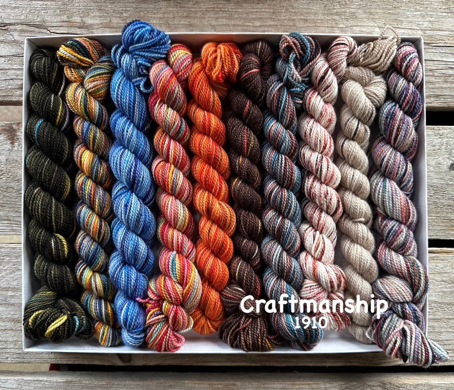 Koigu Wool Designs - 2024 LYS Day KOIGU PRODUCT 2 - Pencil Boxes plus bonus patt