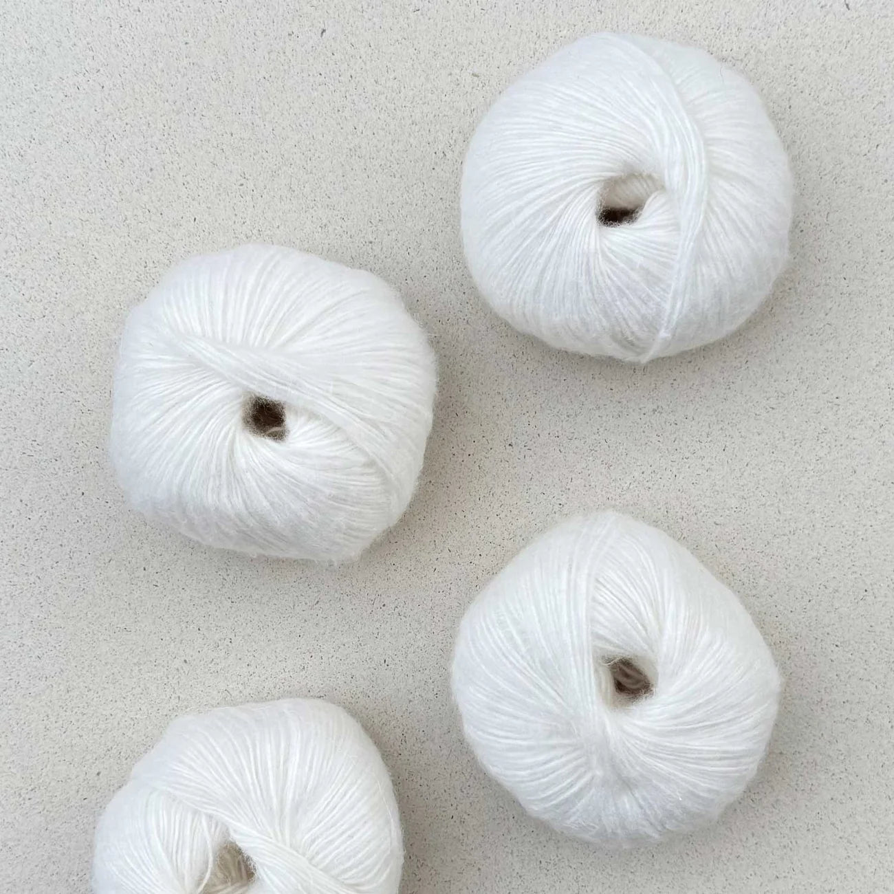 Pascuali Suave Yarn Soft Premium Wool Blend White 96