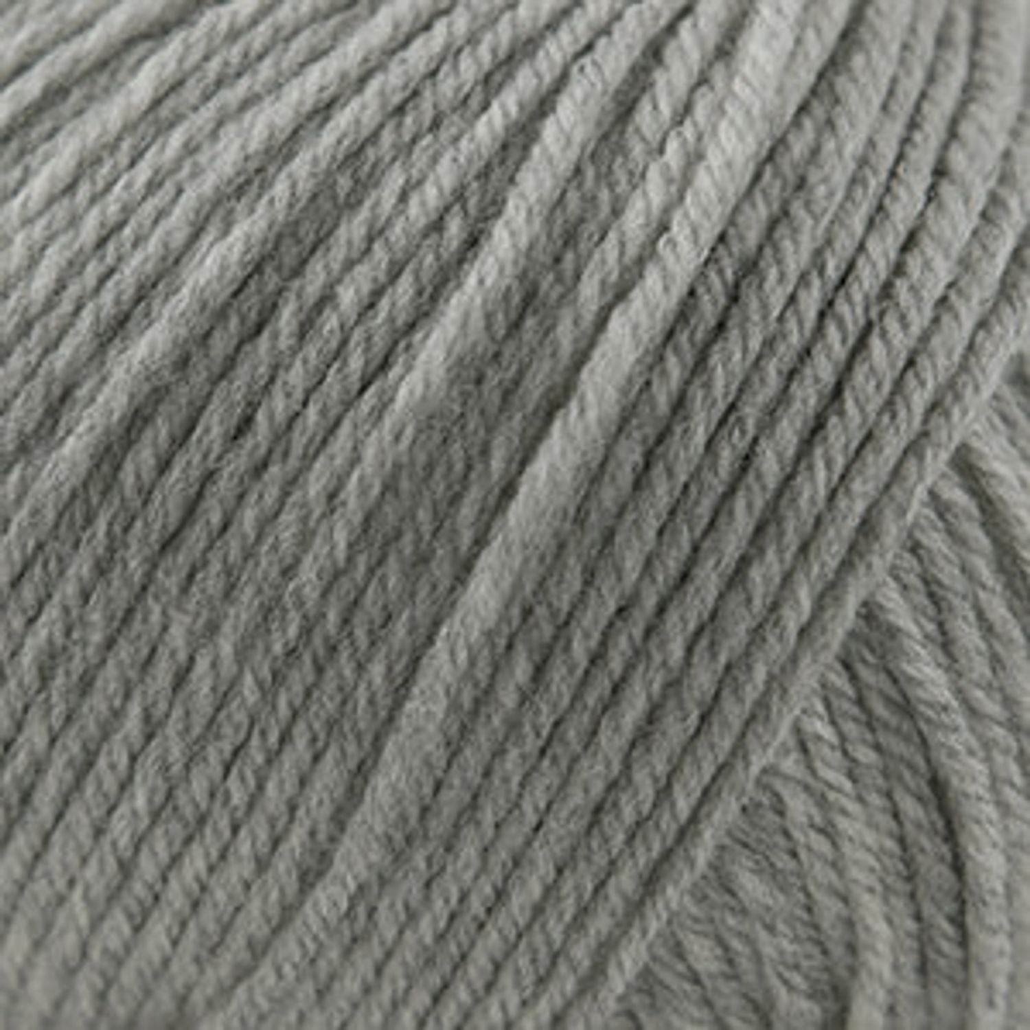Cascade Yarns 220 Superwash wool in soft gray color for versatile knitting projects