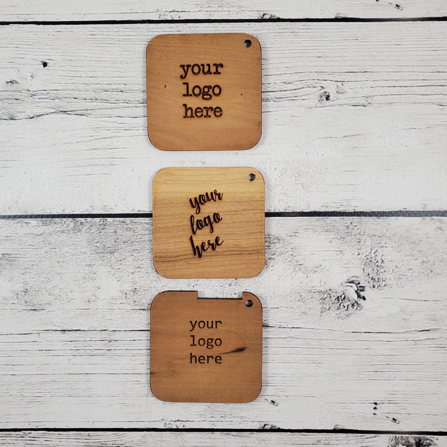 Customizable wooden knitting tool for knitting with logo display on three different tags