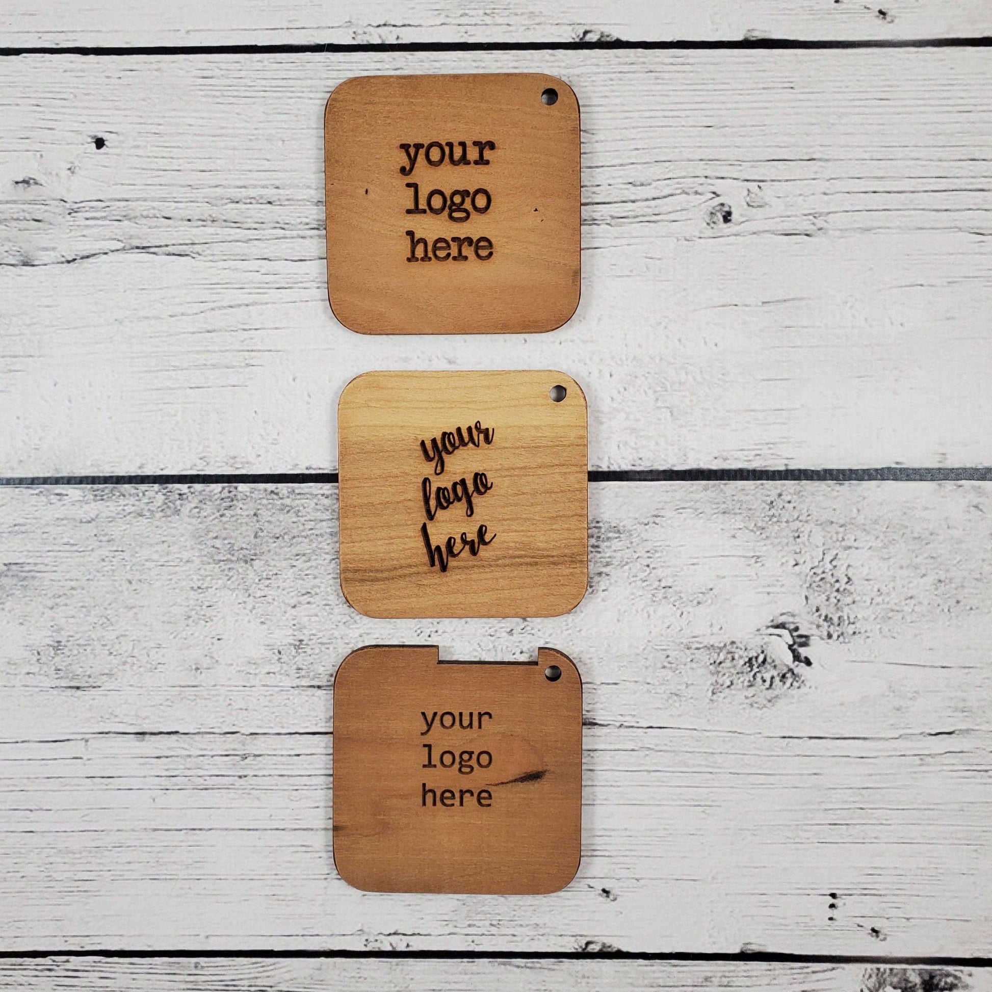 Customizable wooden knitting tool for knitting with logo display on three different tags