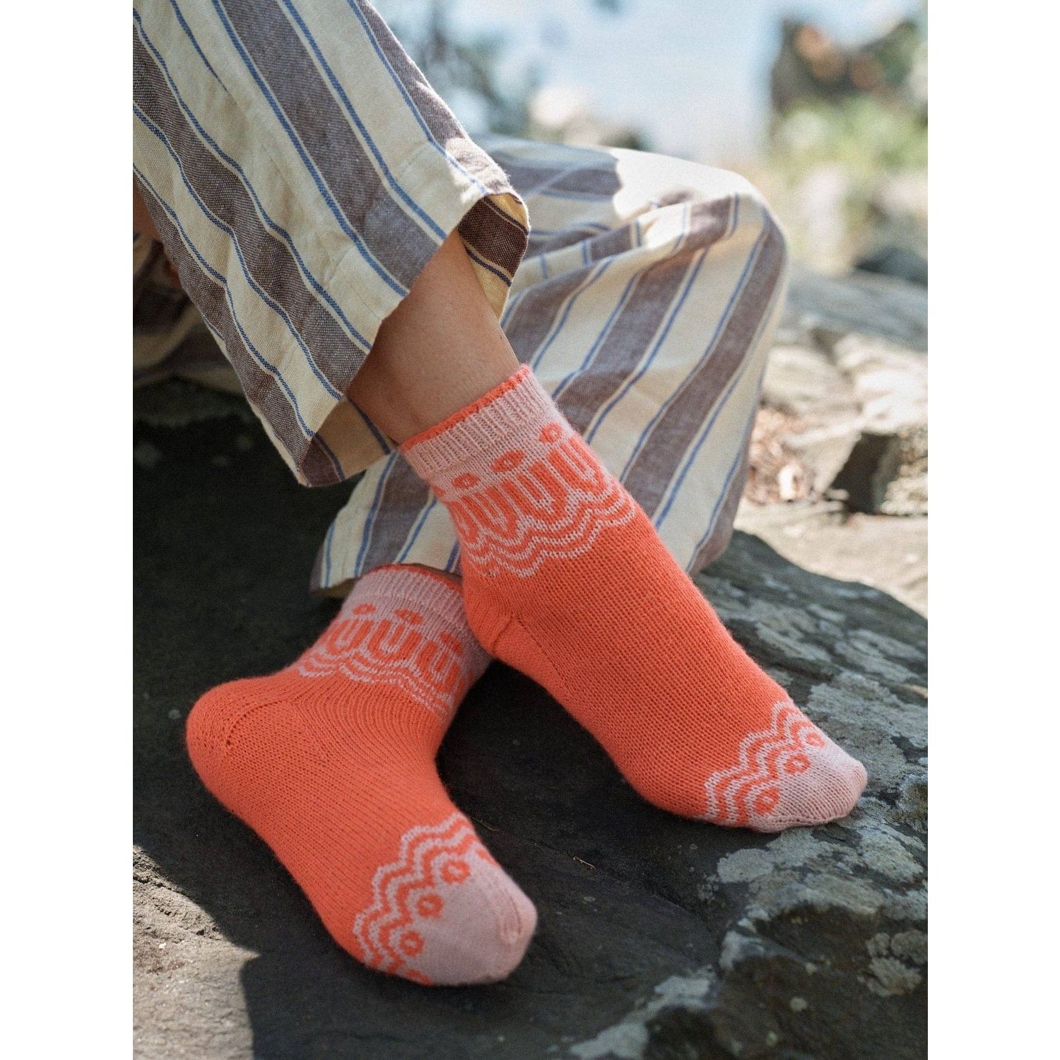 Laine Magazine Orange and Pink Patterned Socks for Comfortable and Stylish Footwear