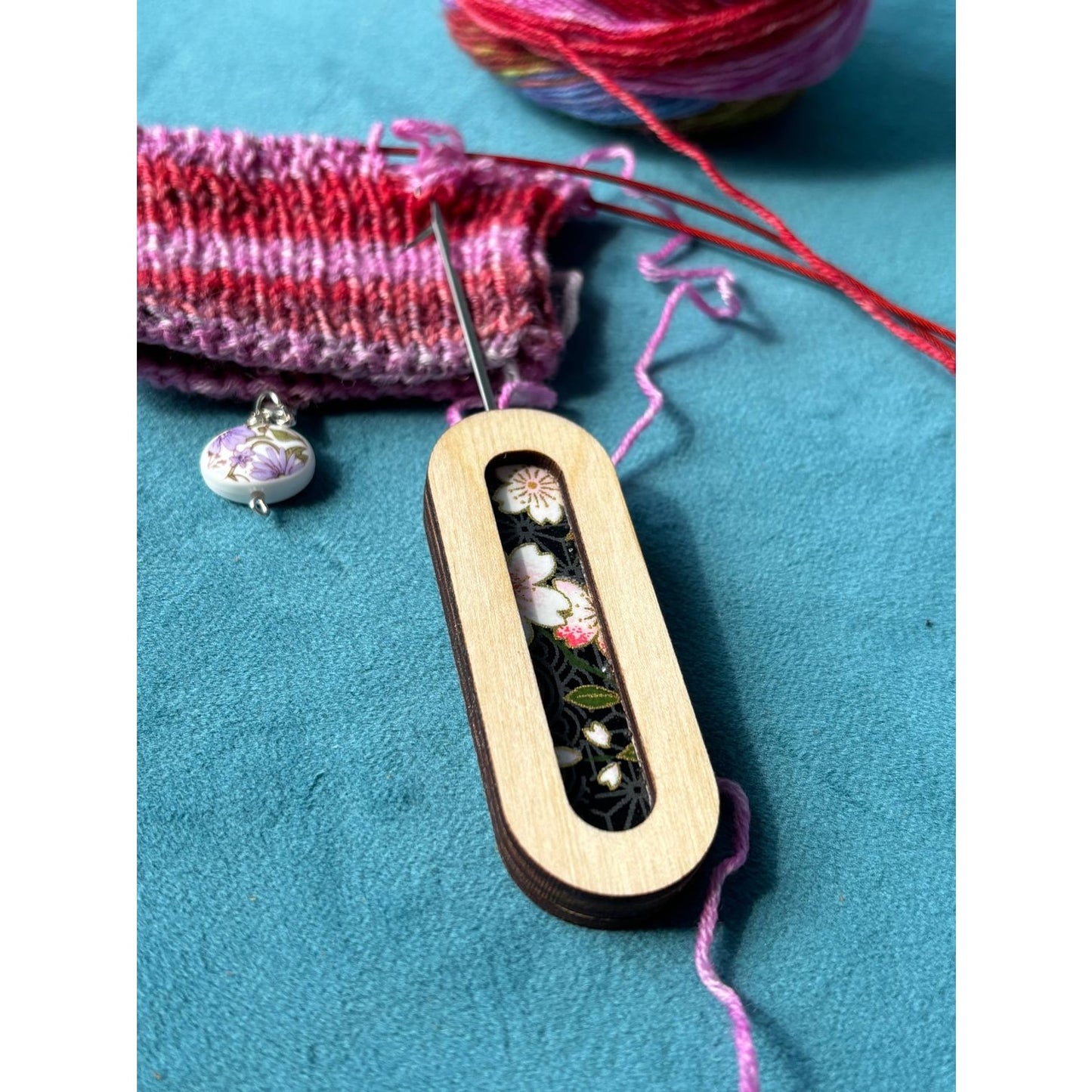 Lemonwood Elementary Knitting Needle with Floral Design for Crafting Enthusiasts