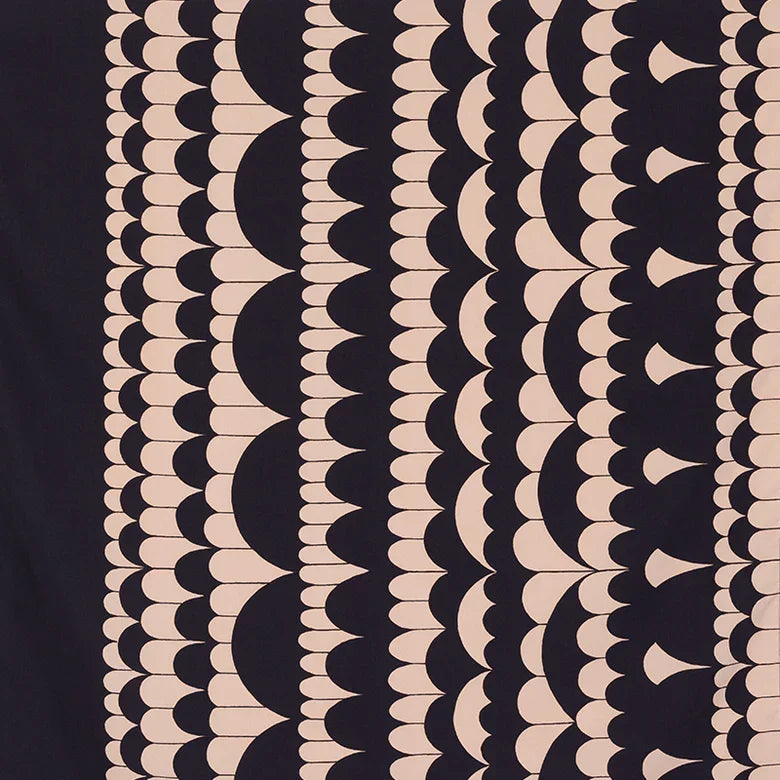 AriYARN reusable shopping bag featuring a modern abstract pattern in black and cream